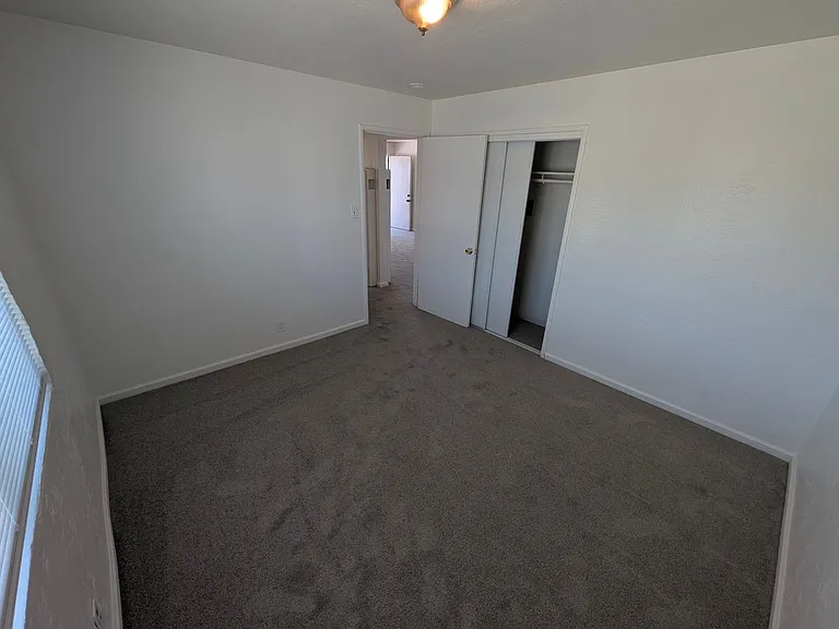 2-Bedroom Walkup Near Highland Hospital — Photo 6