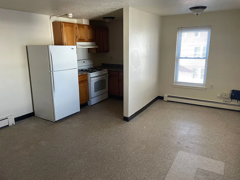 140 Cross St #142 — Photo 2
