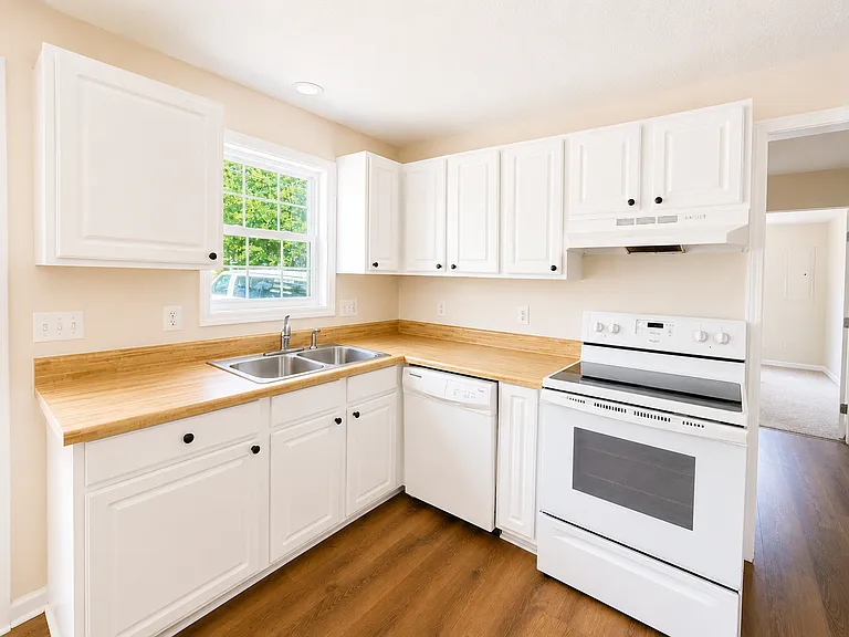 13 Hollywood Cir #A — Photo 7