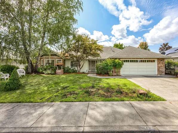 45 Vintage Cir, Jacksonville, OR 97530