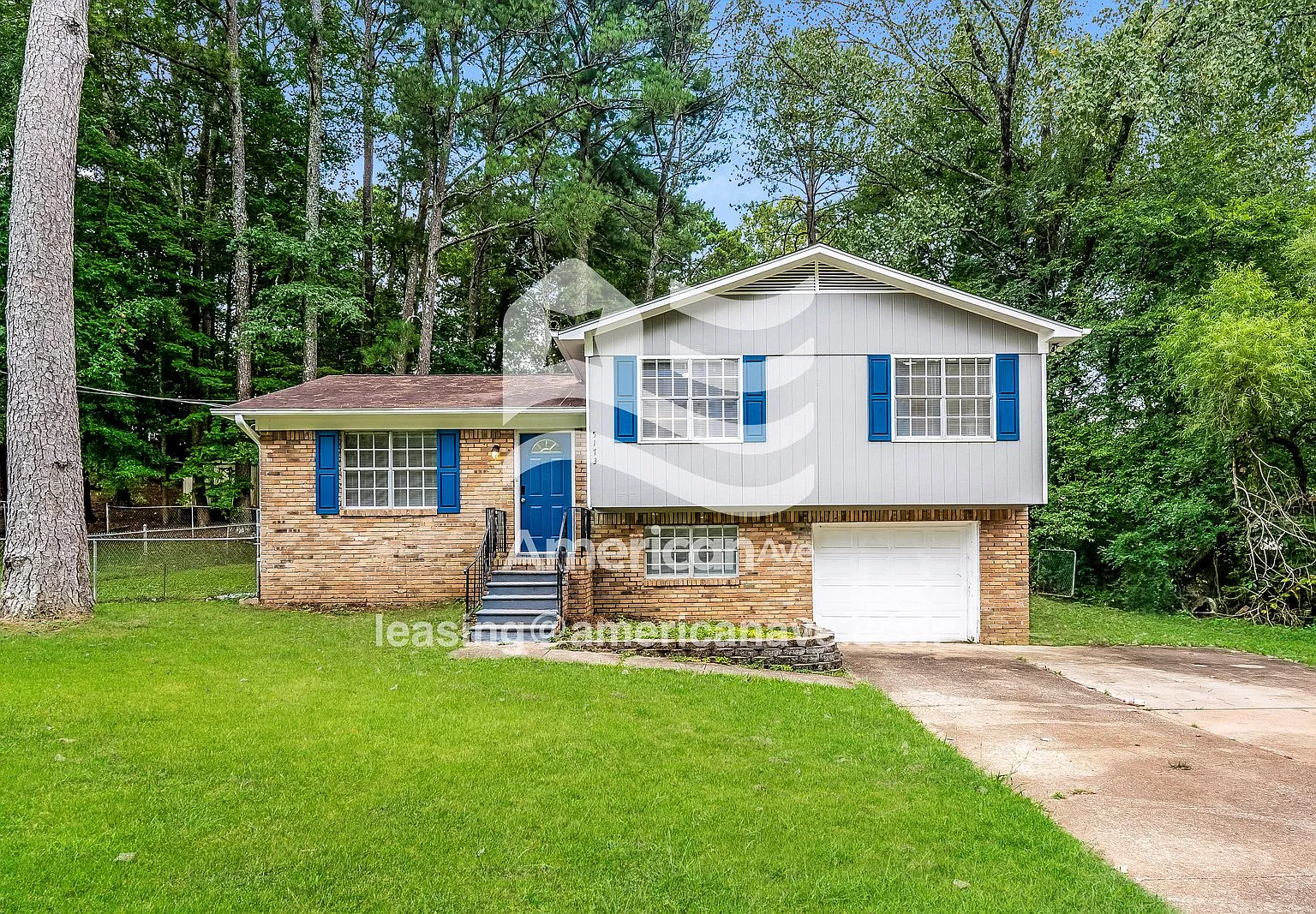 3 bed, 2.0 bath, 1076 sqft, $1,575 — Photo 1