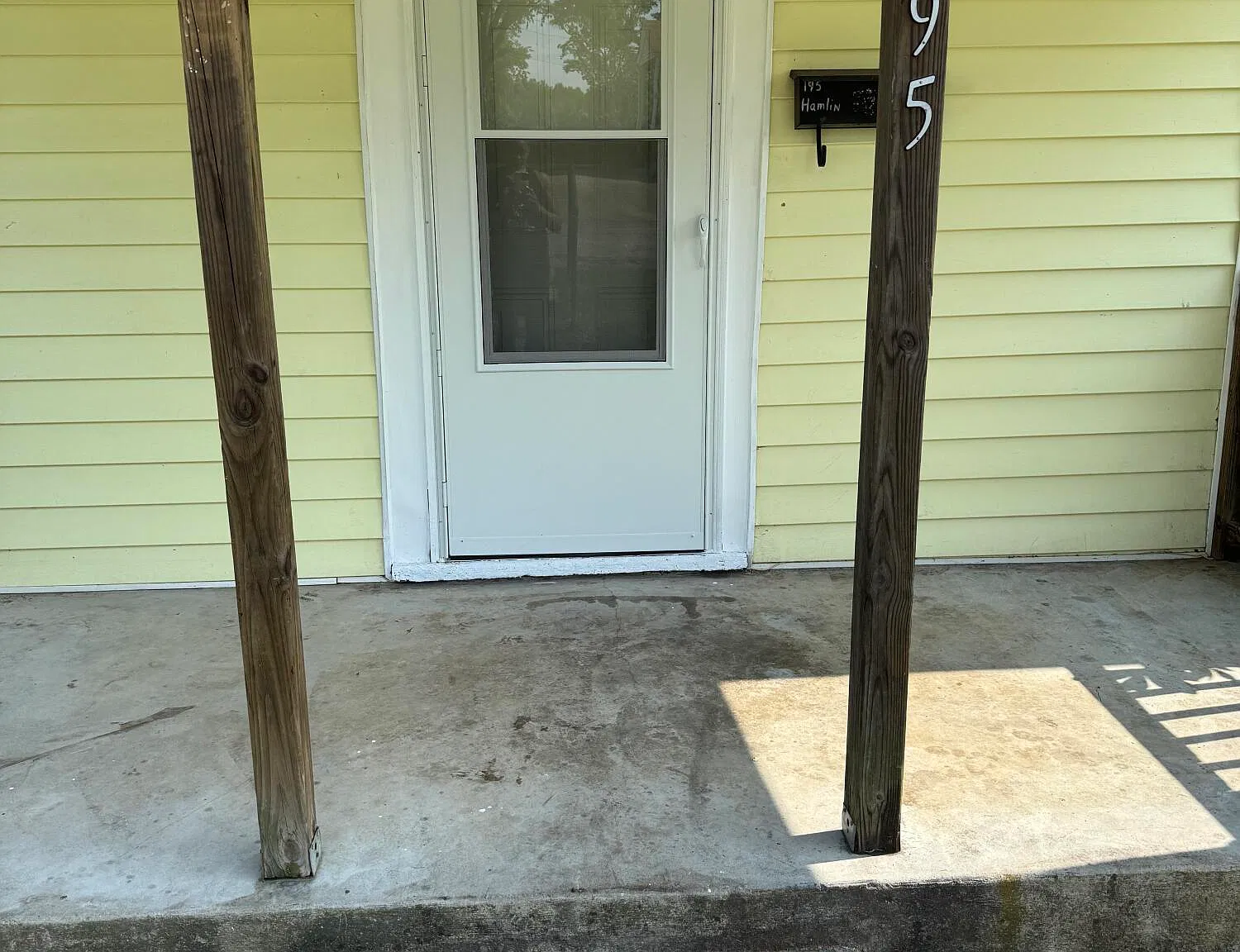 2 bed, 1.0 bath, 900 sqft, $851 — Photo 2