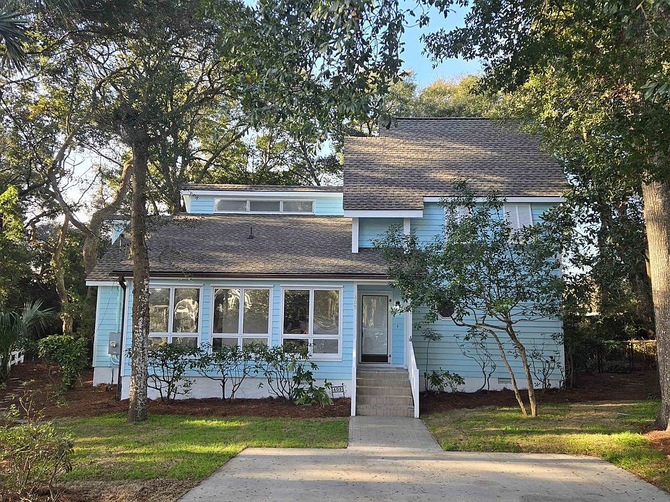 1st image of 405 Oak Lake Circle