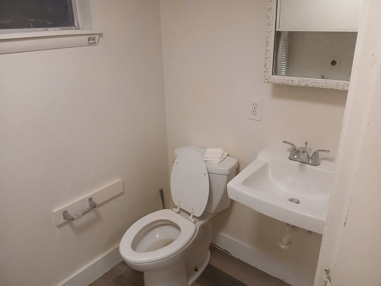 2 bed, 750 sqft, $595 — Photo 2