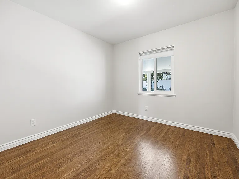 225 N Orchard Ave — Photo 16