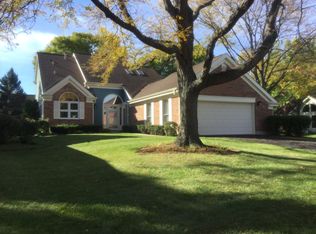 2128 Lake Shore Cir, Arlington Heights, IL 60004