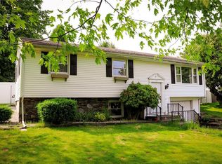 95 Dorothy Ave, Portsmouth, RI 02871