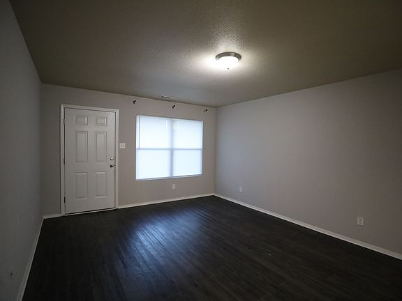 4th image of 3809 Remington Dr