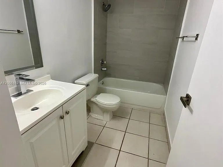 14931 SW 82nd Ln #18-405 — Photo 5