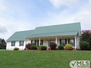 400 Cherokee Hills Dr, Loretto, TN 38469