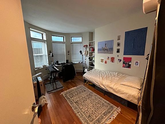 4th image of 17 Westland Ave #34
