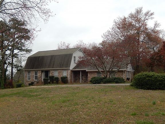 3rd image of 108 Rock Creek Dr