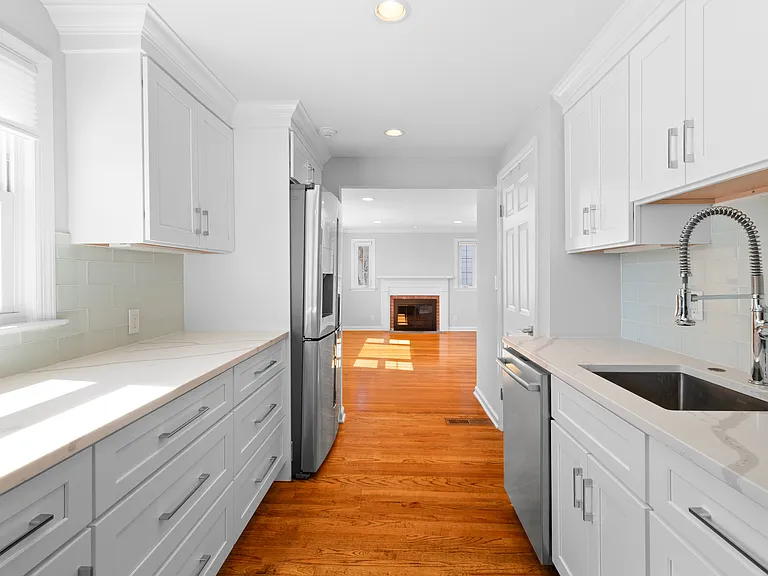 36 Ocean Dr E — Photo 6