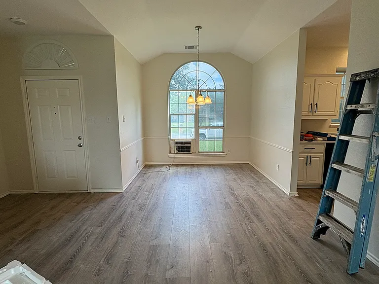 305 Myrtle Ave — Photo 15