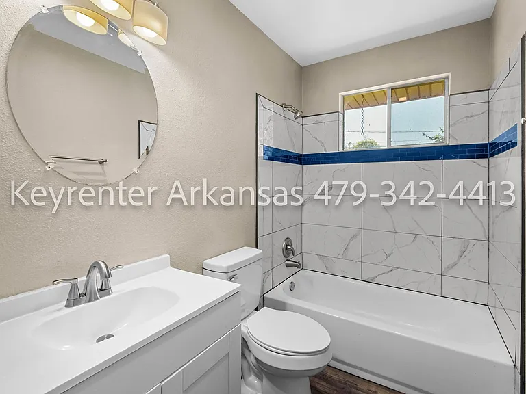 207 Carlton St — Photo 16