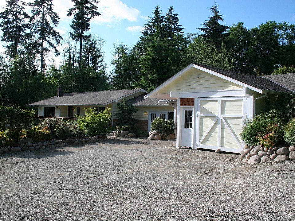 Front of the house from the fresh crushed granite driveway.