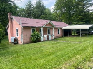 239 Ccc Rd, Hines, WV 25958
