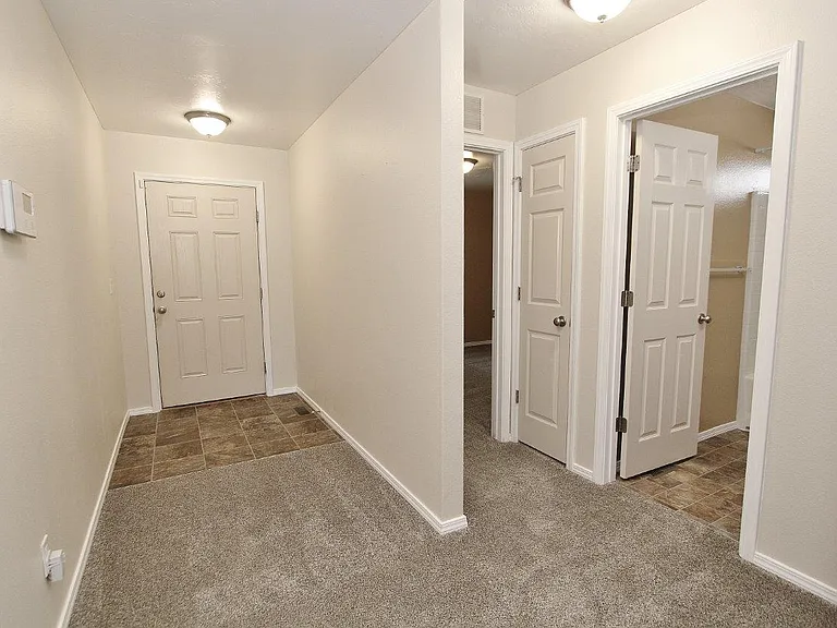 10016 W Littlewood St — Photo 7