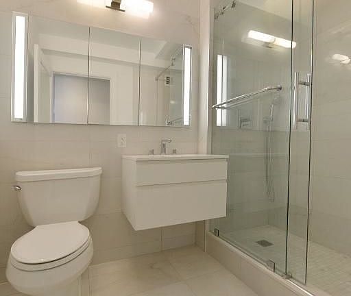 5th image of 311 W 50th St APT 3K