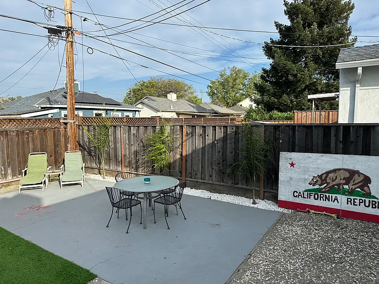 Arnold Ave — Photo 15