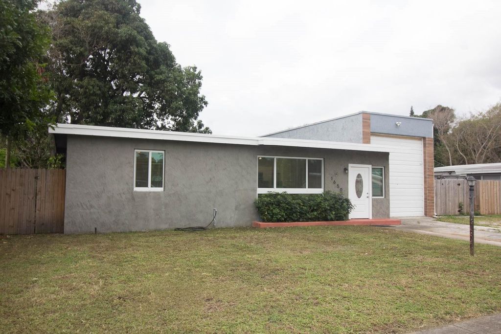 1650 NE 44th St, photo 3