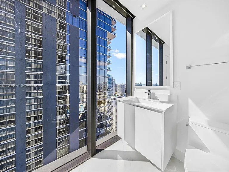 700 NE 24th St #4007 — Photo 50