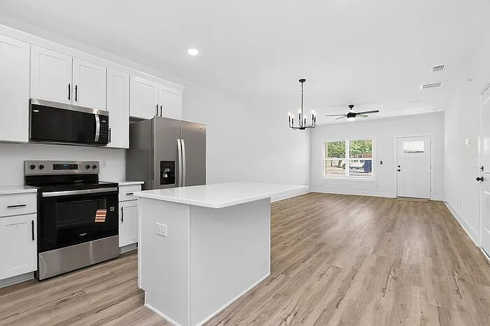 310 E Talleyrand Ave — Photo 9