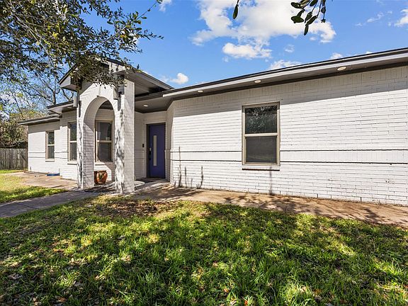 3rd image of 4425 Fuqua St