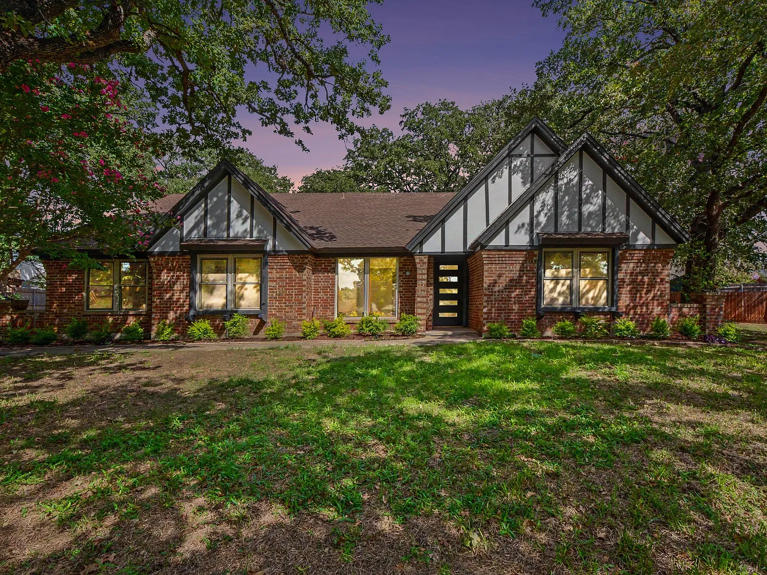 4 bed, 2.5 bath, 2115 sqft, $3,100 — Photo 2