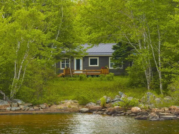 7 Daylily Ln, Lake Charlotte, NS B0J 1Y0