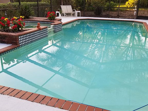 Pool & Heated Spa + Lg Deck