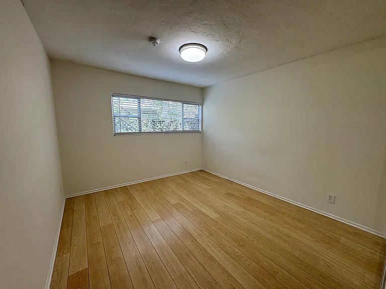 1937 N Bronson Ave #6 — Photo 12