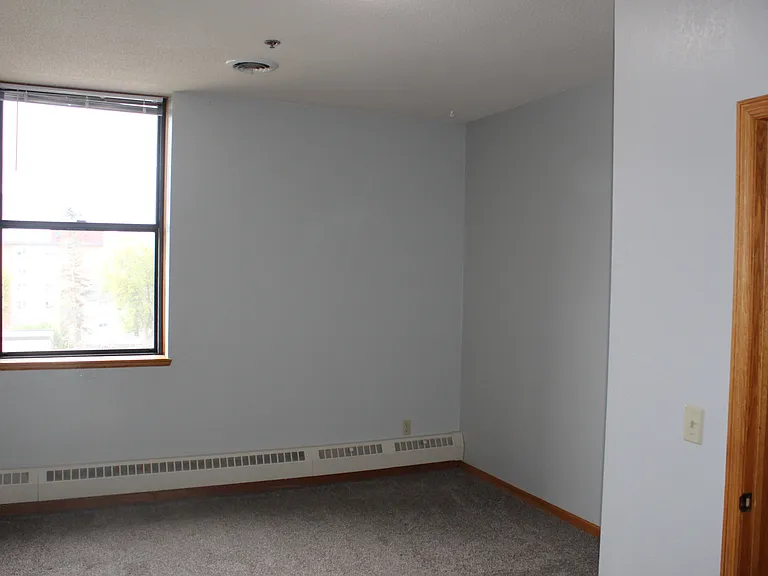 Jefferson Square Apartments — Photo 14