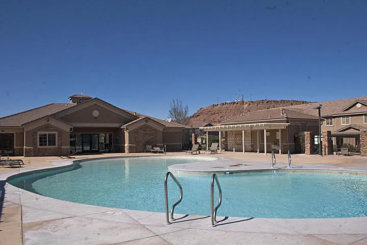 Hidden Valley Town Home — Photo 2