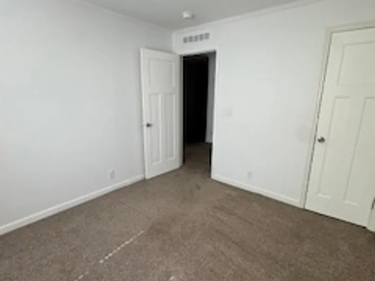 204 Onandaga Ave — Photo 16