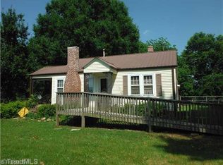 1537 Hampton St, Lexington, NC 27295