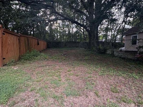 atlanta-georgia-2083763584 picture