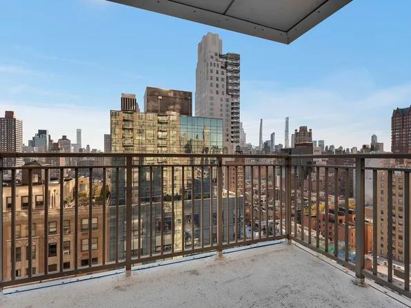 301 East 79th Street image 2 of 12