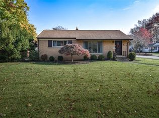 593 Bayfair Dr, Bay Village, OH