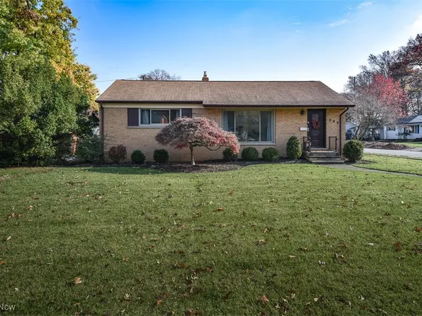 593 Bayfair Dr, Bay Village, OH 44140