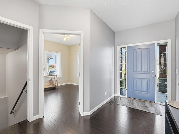 3rd image of 956 Farmers Ridge Trl