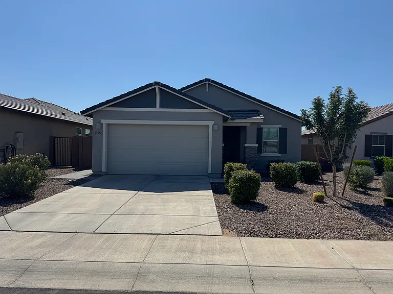 32308 N Bradley Pl — Photo 3