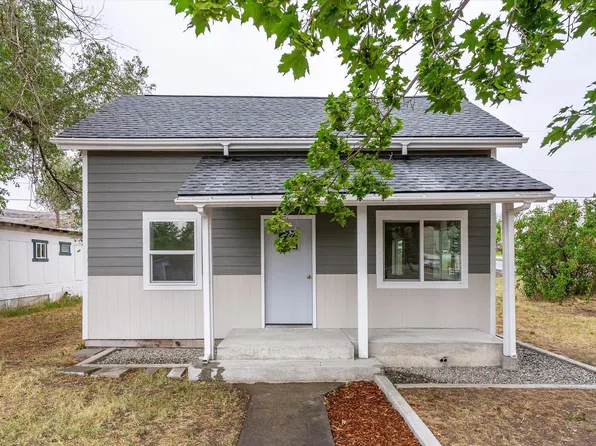 319 W 2nd St, Sprague, WA 99032