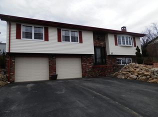 17 Adrian Dr, Greensburg, PA