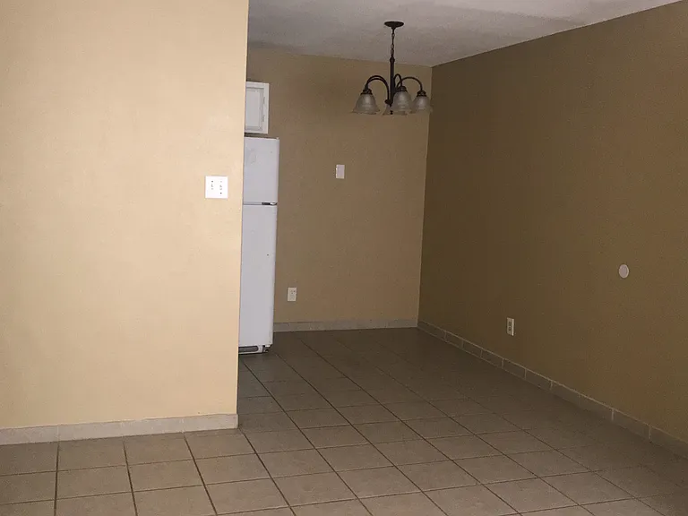 106 S Bryan Rd #13 — Photo 2