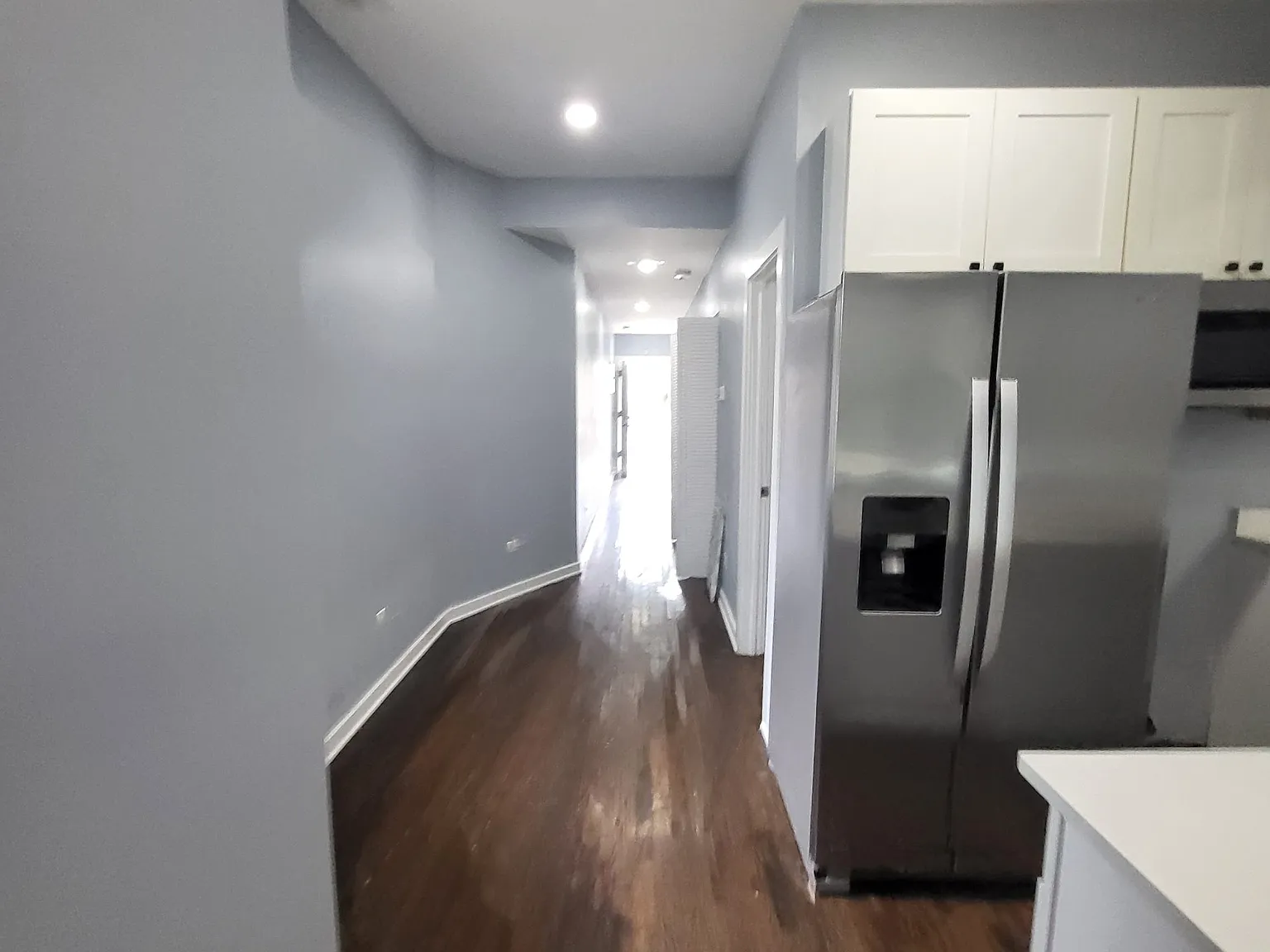 3 bed, 1200 sqft, $2,300 — Photo 4