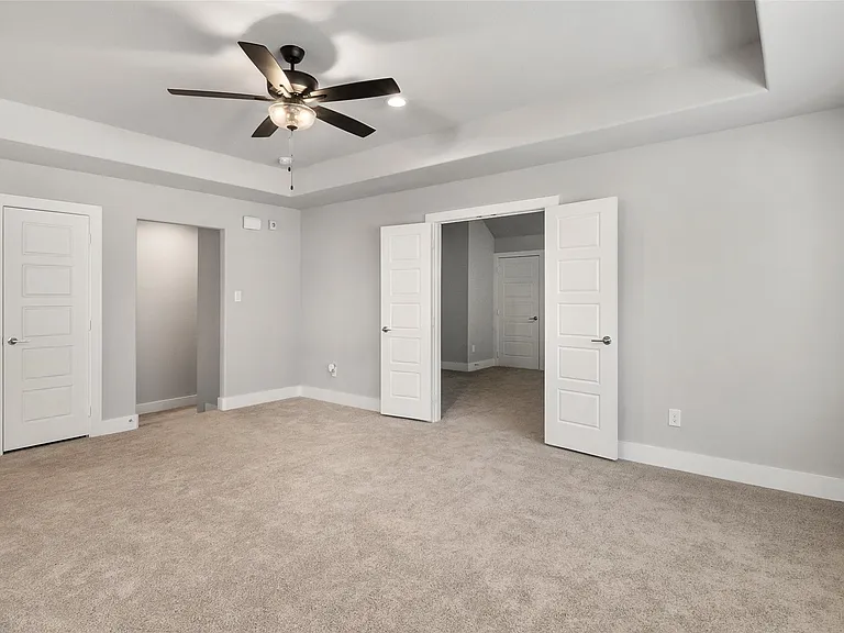 584 Meandering Ln — Photo 10