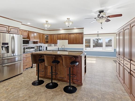 4th image of 796 Township Road 1101