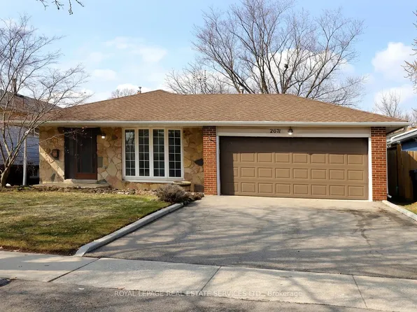2671 Homelands Dr, Mississauga, ON L5K 1H7