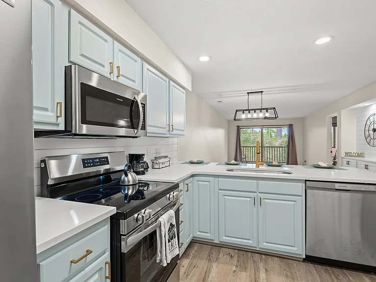 412 Pinehurst Ln #15-7 — Photo 2
